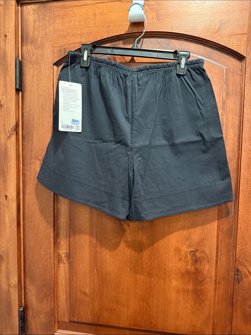 Relaxed Drawstring Shorts - Black - Picture 4 of 6